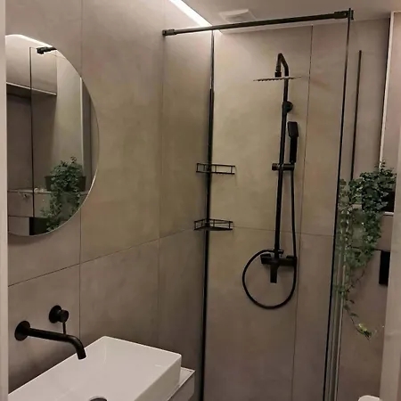 Syggrou#4 Industrial -thessaloniki Downtown Apartament *